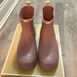 Brand new never worn women’s Michael Kors rain boots